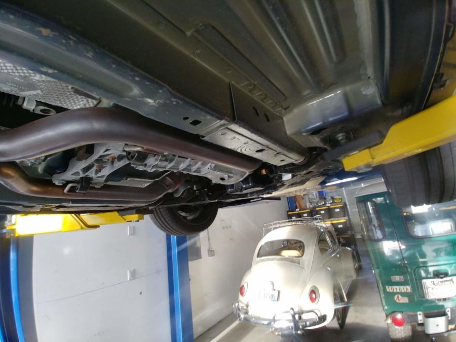 Днище и подвеска Ford Mustang GT Supercharged by H&R 2005 года  (фото 28 из 32)